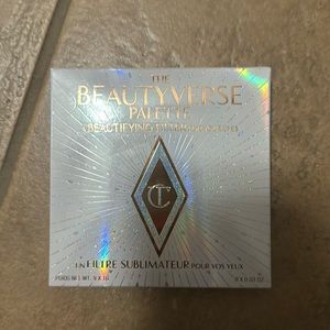Charlotte Tilbury The Beahtyverse Palette christmas edition